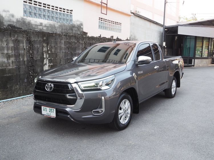 Toyota Hilux Revo 2023 2.4 Z Edition Mid Pickup ดีเซล ไม่ติดแก๊ส เกียร์ธรรมดา เทา