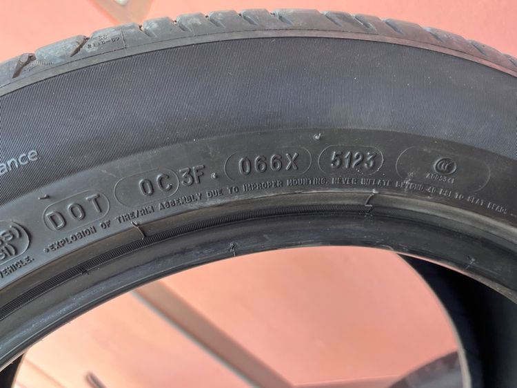 primacy4 215 55R17 ปลายปี 23 ชุด 4 เส้น 3000 ไม่รั่ว ไม่เคยปะ  รูปที่ 4