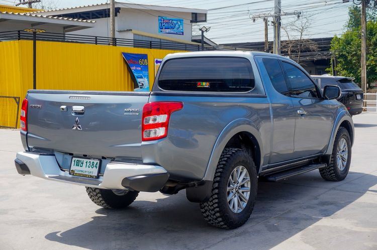 Mitsubishi Triton 2016 All New Mega Cab 2.4 GLS Plus Pickup ดีเซล ไม่ติดแก๊ส เกียร์ธรรมดา เทา รูปที่ 4
