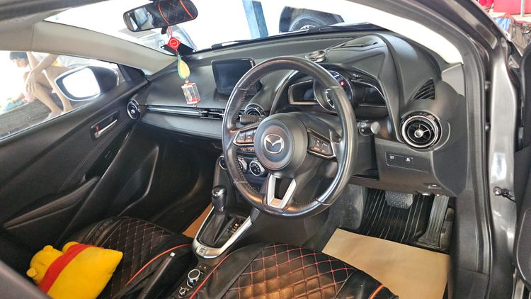 Mazda Mazda 2 2018 1.3 High Connect Sedan เบนซิน เกียร์อัตโนมัติ เทา รูปที่ 4