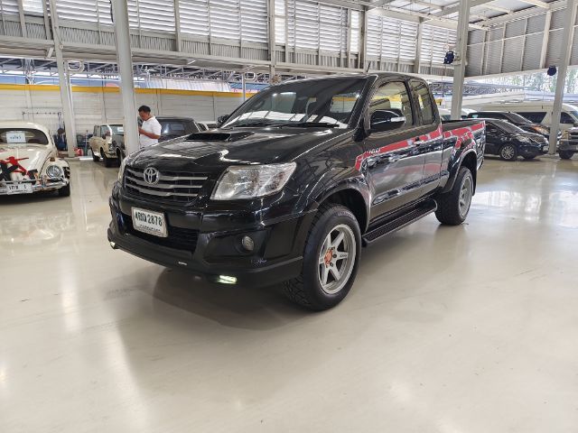 รถ Toyota Hilux Vigo Champ Smart Cab 2.5 E TRD Sportivo สี ดำ