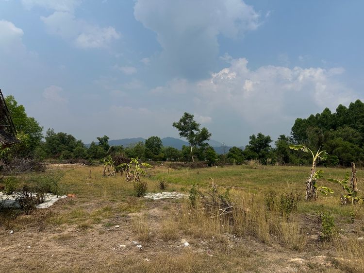 ขายที่ดินเปล่า ใกล้โรงเรียมเตรียมทหาร ตำบลศรีกะอาง อำเภอบ้านนา จังหวัดนครนายก เนื้อที่รวม 5 ไร่ 1 งาน