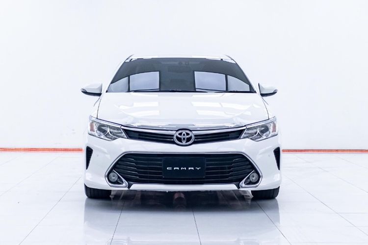 รถ Toyota Camry 2.5 G สี ขาว