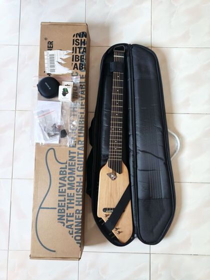 กีต้าร์ Donner hush-i