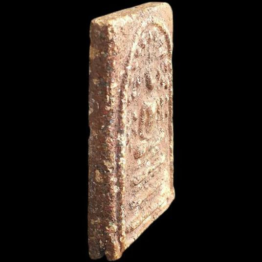 สมเด็จฝังพลอย. รูปที่ 4