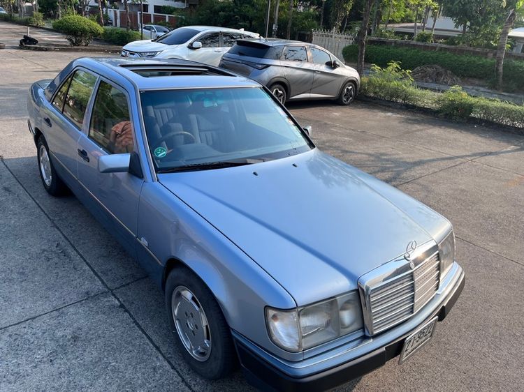 รถ Mercedes-Benz No group 230E สี ฟ้า