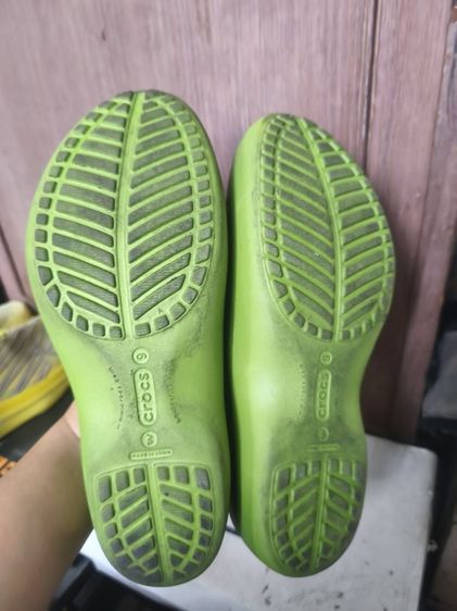 crocs w9 รูปที่ 2