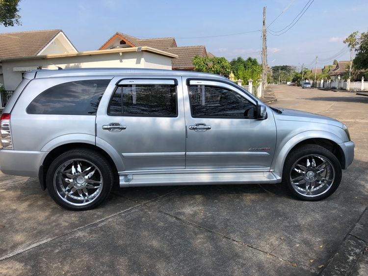 รถ Isuzu MU-7 3.0 สี เทา