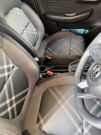 MG MG3 2019 1.5 C Sedan เบนซิน เกียร์อัตโนมัติ เหลือง รูปที่ 2