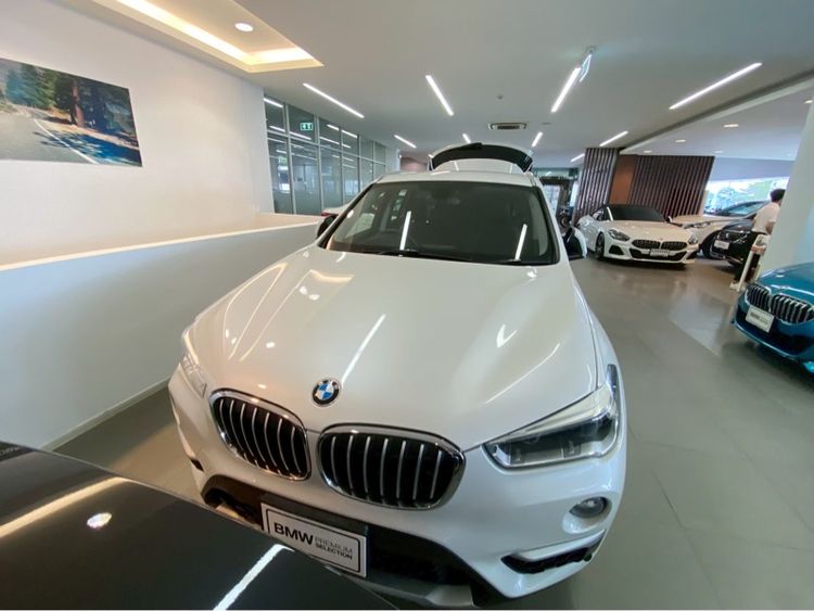 BMW X1 2019 2.0 sDrive18d xLine Utility-car ดีเซล ไม่ติดแก๊ส เกียร์อัตโนมัติ ขาว รูปที่ 2