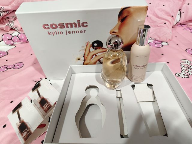 น้ำหอมไคลี่ เจนเนอร์ แท้💯พร้อมกล่อง