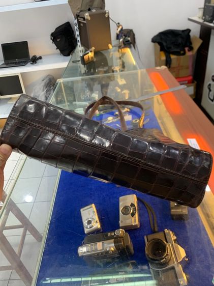 กระเป๋าหนังจระเข้แท้ Made in Italy แบรนด์ Mauro Governa 8,500 บาท รูปที่ 16