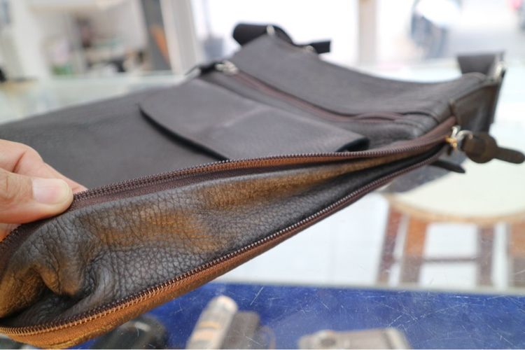 กระเป๋าสะพายหนังเเท้ผู้ชาย Naviglio Grande made in italy 850 บาท รูปที่ 11