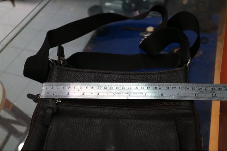 กระเป๋าสะพายหนังเเท้ผู้ชาย Naviglio Grande made in italy 850 บาท รูปที่ 13