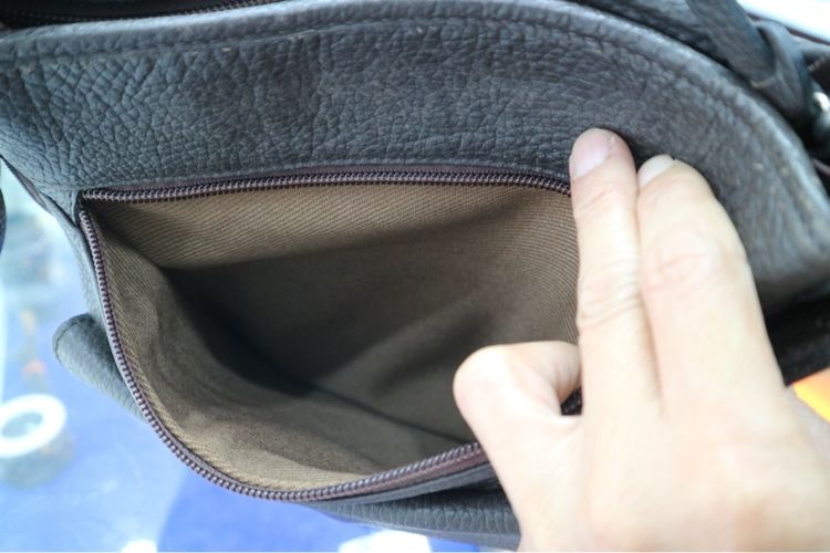 กระเป๋าสะพายหนังเเท้ผู้ชาย Naviglio Grande made in italy 850 บาท รูปที่ 10