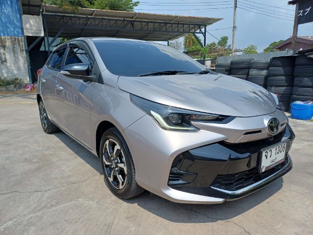 รถ Toyota Yaris 1.2 Premium S สี เทา