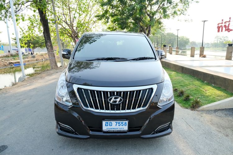 Hyundai H-1 2018 2.5 Deluxe Van ดีเซล ไม่ติดแก๊ส เกียร์อัตโนมัติ น้ำตาล รูปที่ 2