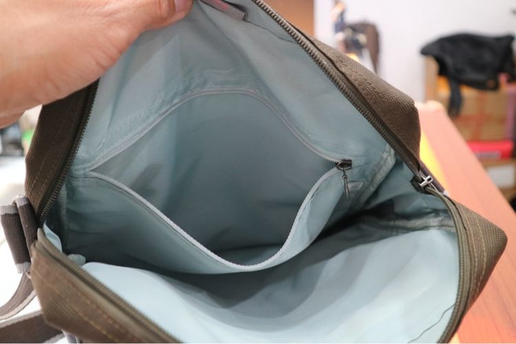 กระเป๋าสะพาย Marie Claire Homme ผู้ชายสภาพดี 350 บาท รูปที่ 8