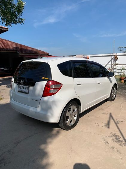 Honda Jazz 2008 1.5 E-V VTEC Sedan เบนซิน ไม่ติดแก๊ส เกียร์อัตโนมัติ ขาว รูปที่ 2
