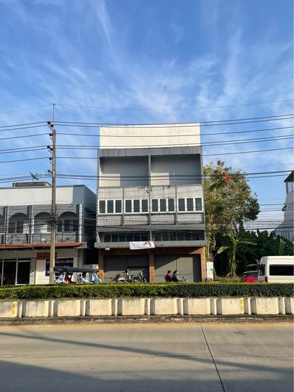 อาคารพาณิชย์ 3 ชั้น ติดถนนพหลโยธิน เชียงราย