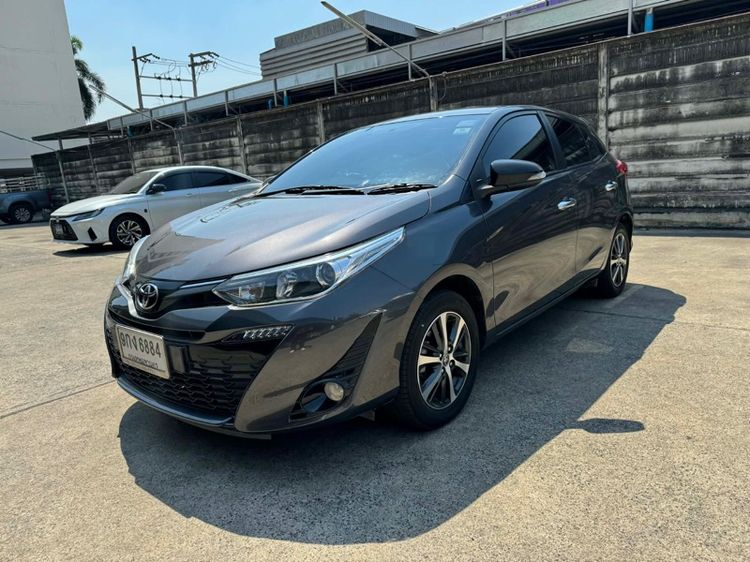 รถ Toyota Yaris 1.2 G Plus สี เทา