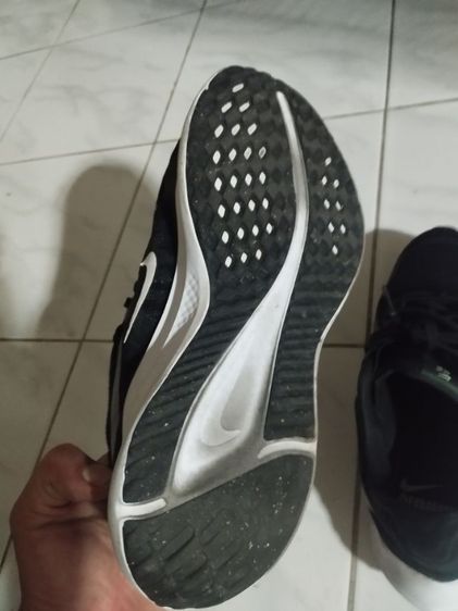 รองเท้าวิ่งไนกี้ เบอร์41ยาว26cm สีดำ สลับขาว  รูปที่ 7