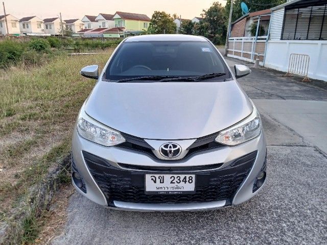 Toyota Yaris 2018 1.2 E Sedan เบนซิน ไม่ติดแก๊ส เกียร์อัตโนมัติ บรอนซ์เงิน รูปที่ 2