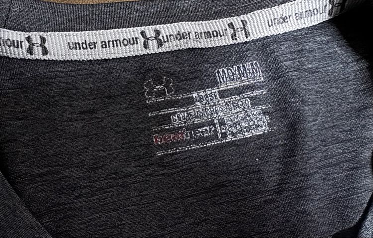 Under Armour เสื้อกีฬา ผู้หญิง ของแท้ รูปที่ 2