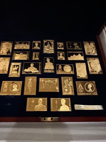 สแตมป์ทอง ชุดสืบสานประราชประวัติ ทำด้วยเงินบริสุทธิชุบทองสวิส 999.99 สแตมป์หายาก มี9,999 ชุดเท่านั้นค่ะ รูปที่ 8