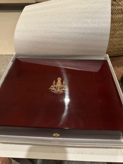 สแตมป์ทอง ชุดสืบสานประราชประวัติ ทำด้วยเงินบริสุทธิชุบทองสวิส 999.99 สแตมป์หายาก มี9,999 ชุดเท่านั้นค่ะ รูปที่ 11