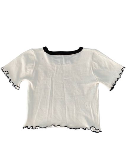 เสื้อครอปสีขาว รูปที่ 2