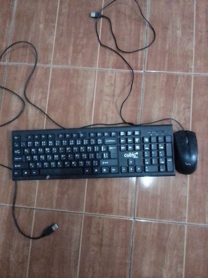 ขายคีย์บอร์ดและเม้าส์   ราคา 300 บาท
