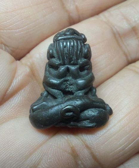 พระปิดตายันต์ยุ่ง แห้งเก่า เนื้อจัด 