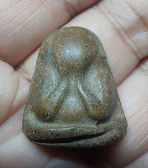 พระปิดตา เนื้อกะลา หลังแบบ วัดเครือวัลย์ แห้งเก่า เนื้อจัด  รูปที่ 5