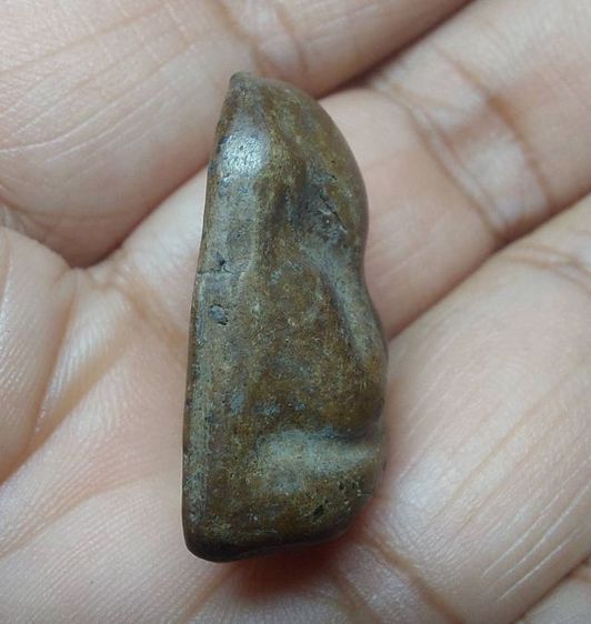 พระปิดตา เนื้อกะลา หลังแบบ วัดเครือวัลย์ แห้งเก่า เนื้อจัด  รูปที่ 3