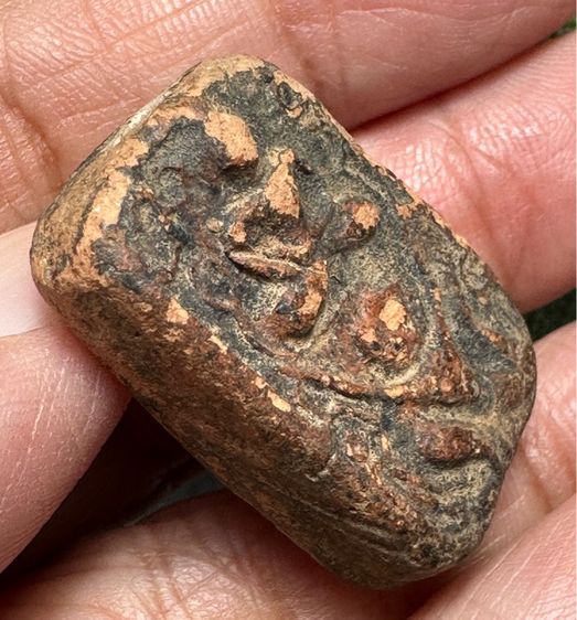 พระเนื้อดินล.พ.ปาน ทรงครุฑ รูปที่ 3