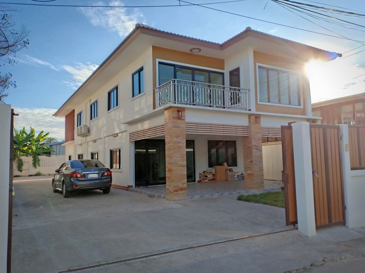 อื่นๆ ตกแต่งครบ 2018 🏡 บ้านเดี่ยวหลังใหญ่ 2 ชั้น 118 ตร.ว. ใจกลางเมืองสกลนคร ใกล้ Big C-รพ.ศูนย์-สระพังทอง สงบ เป็นส่วนตัว พร้อมอยู่ รูปที่ 2