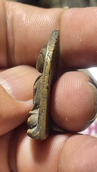 พระพุทธหล่อโบราณหลังยันต์ตามรูปไม่ทราบที่เนื้อโลหะทองเหลืองสวยเก่า รูปที่ 3