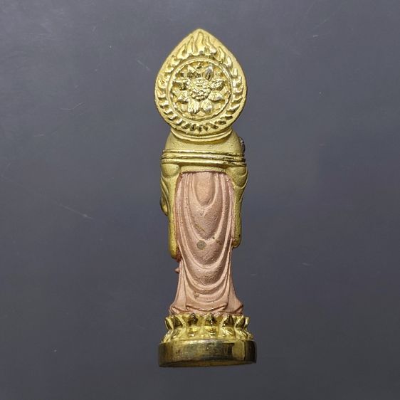 พระโพธิสัตว์อวโลกิเตศวร เจ้าแม่กวนอิม เนื้อเงินสามกษัตริย์ รุ่นฉลองปีกาญจนาภิเษก พิธีพุทธาภิเษก อ.หาดใหญ่ จ.สงขลา ปี2540 พร้อมกล่องเดิม รูปที่ 4