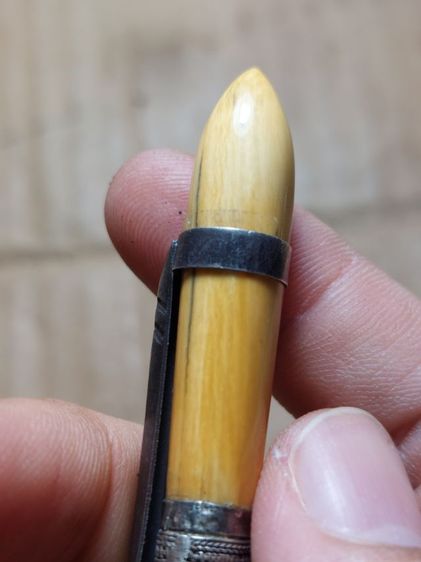 เครื่องรางมีดหมอปากกาหลวงพ่อเดิมจักรนารายณ์ใบ 2.5 ยาวรวม 5 นิ้วแหนรัดเป็นเงินแท้ รูปที่ 2