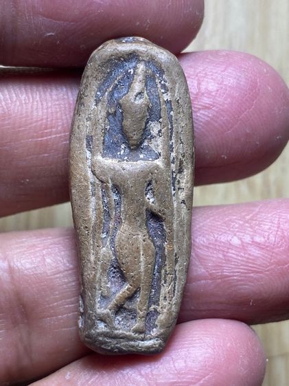 พระลีลาเม็ดขนุน