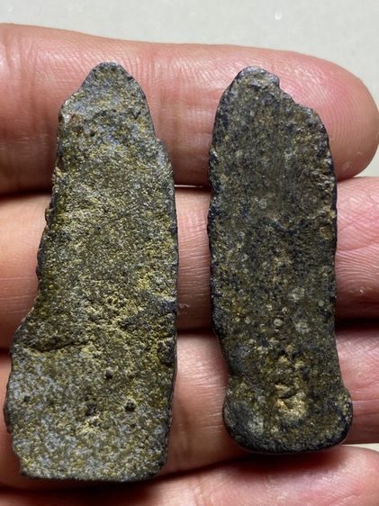 พระลีลาเนื้อชินเขียวขายยกคู่ รูปที่ 2