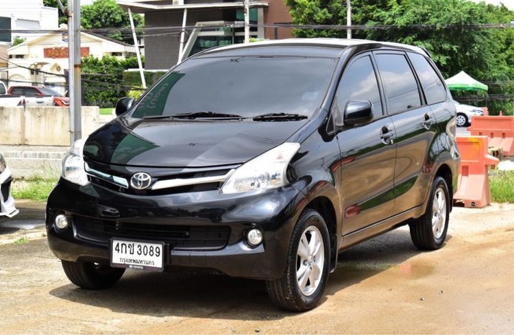 รถ Toyota Avanza 1.5 G สี ดำ