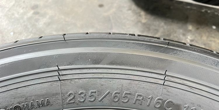 ✨ยางใหม่ป้ายแดง✨235-65-16 Yokohama💥ปลายปี 25💥🚘ใส่กับ รถตู้ ,รถกระบะตัวเตี้ย ได้เลย รูปที่ 4
