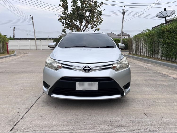 รถ Toyota Vios 1.5 J สี เทา