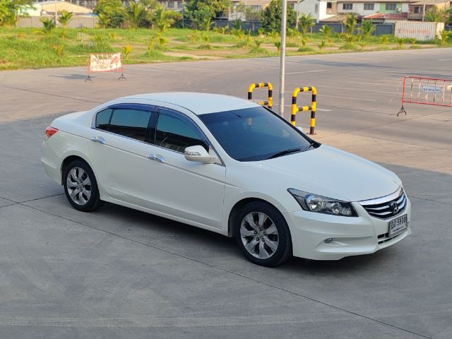 Honda Accord 2010 2.0 EL i-VTEC Sedan เบนซิน ไม่ติดแก๊ส เกียร์อัตโนมัติ ขาว รูปที่ 4