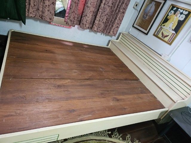 เตียงไม้เก่าอย่างดีขนาดหกฟุต รูปที่ 3