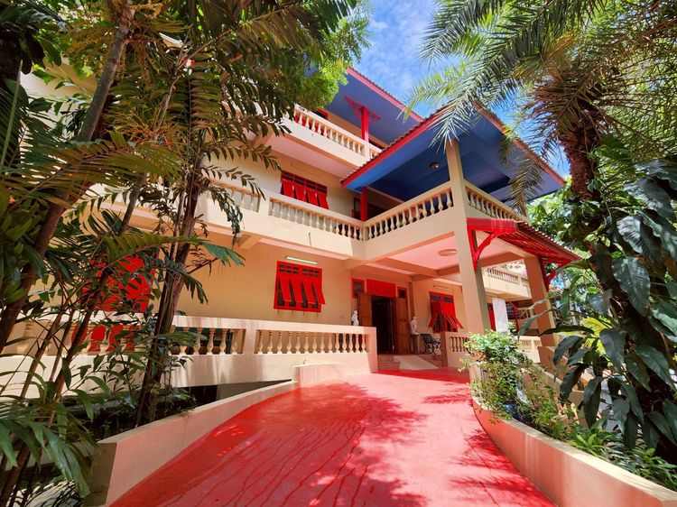 ขายบ้านสไตล์โคโลเนียล พร้อมที่ดินริมน้ำ รูปที่ 3