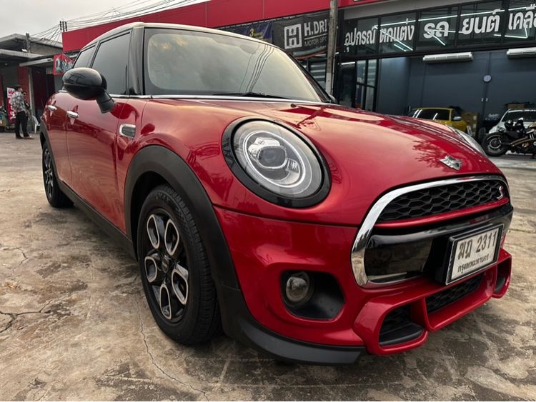 Mini COOPER 5 DOOR HATCH 2015 2.0 SD Sedan ดีเซล เกียร์อัตโนมัติ แดง รูปที่ 2