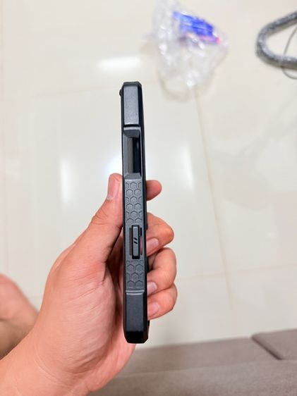 ขายเคส UAG MONARCH  16 Plus 700 บาท สภาพใช้งานมือ เดียว มีใบเสร็จ พร้อมกล่อง ส่งฟรี รูปที่ 8